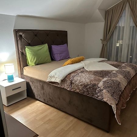 Js Apartmani Nikšić Bagian luar foto
