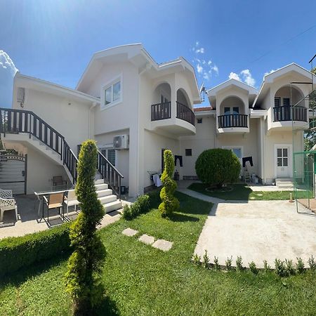 Js Apartmani Nikšić Bagian luar foto