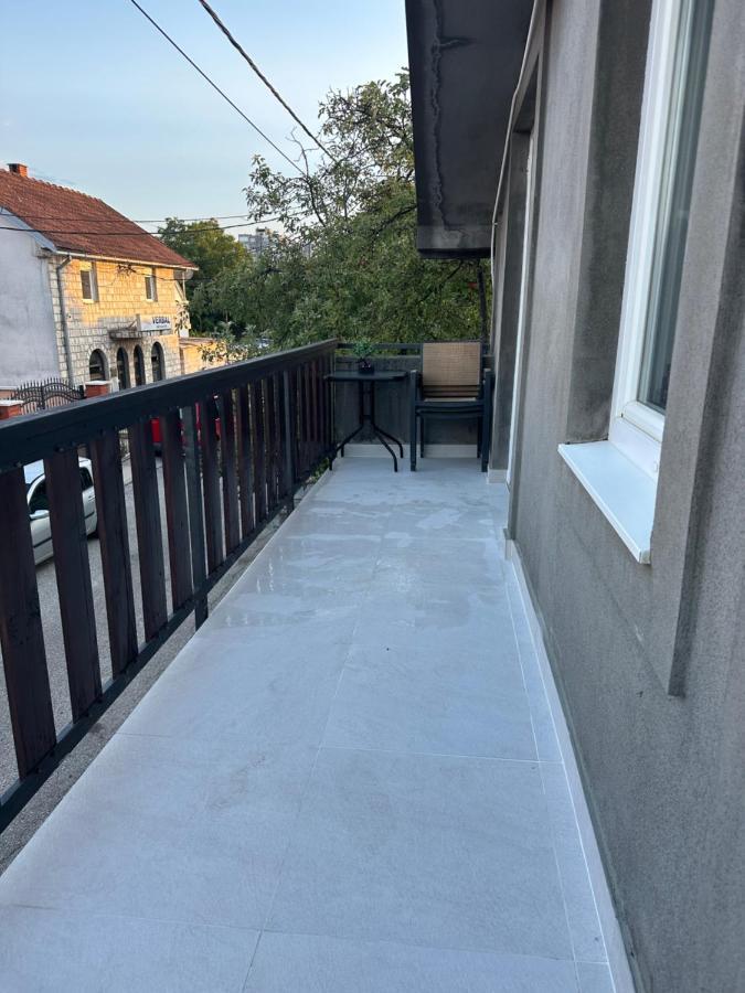 Js Apartmani Nikšić Bagian luar foto