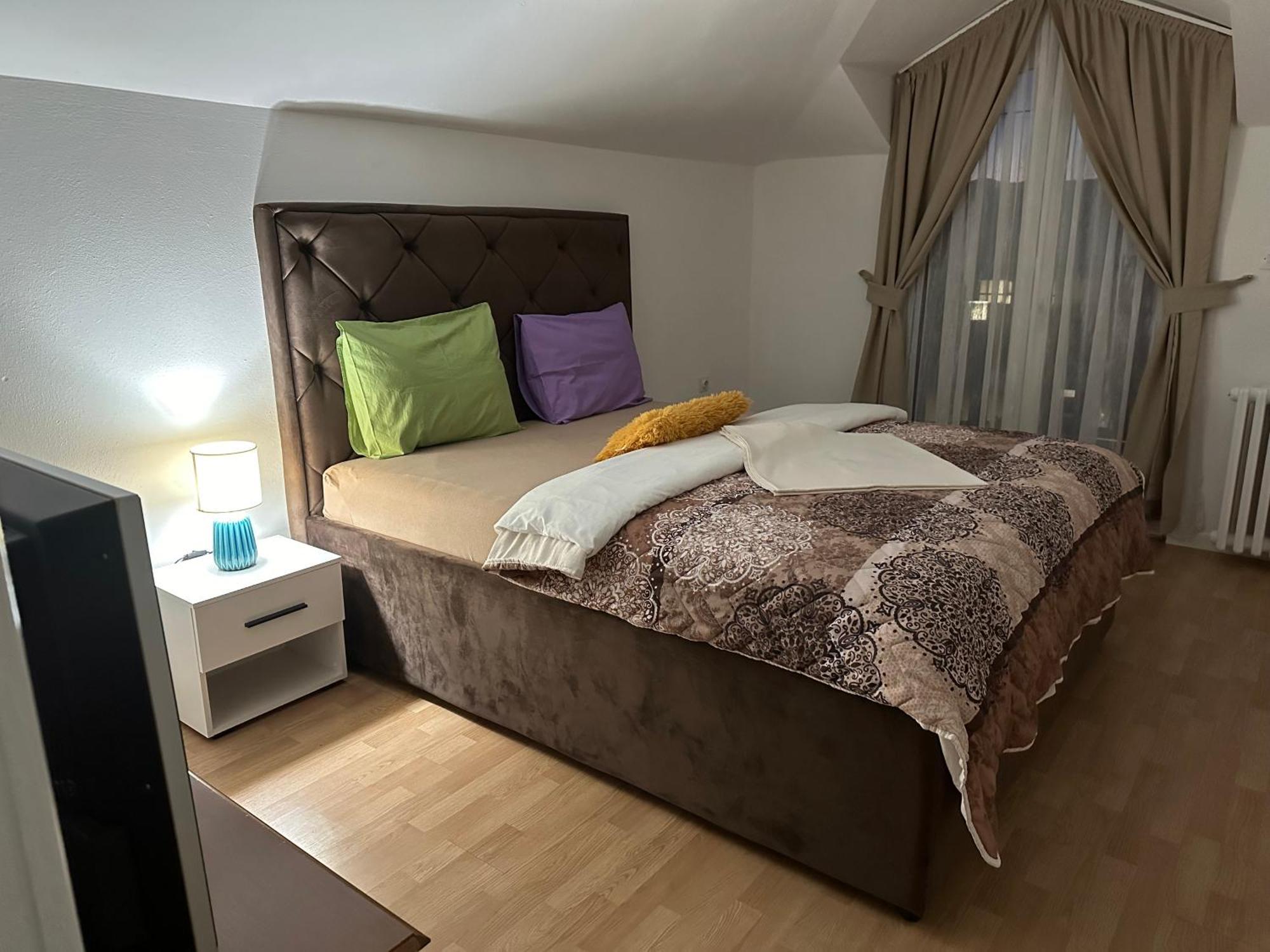 Js Apartmani Nikšić Bagian luar foto
